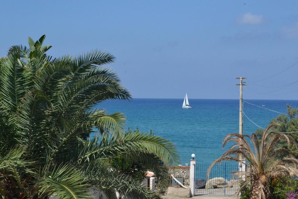 La Casa A Mare B&B Messina Exterior foto